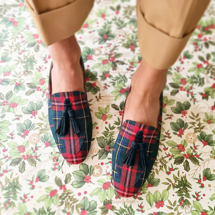 NICOLE | LOAFERS MET RONDE NEUS EN KWASTJES