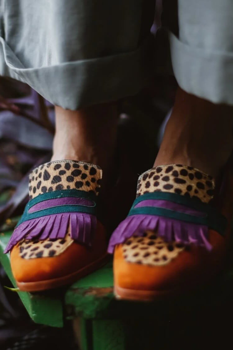 LIESBETH | TRENDY LOAFERS MET COLOURBLOCK FRANJES