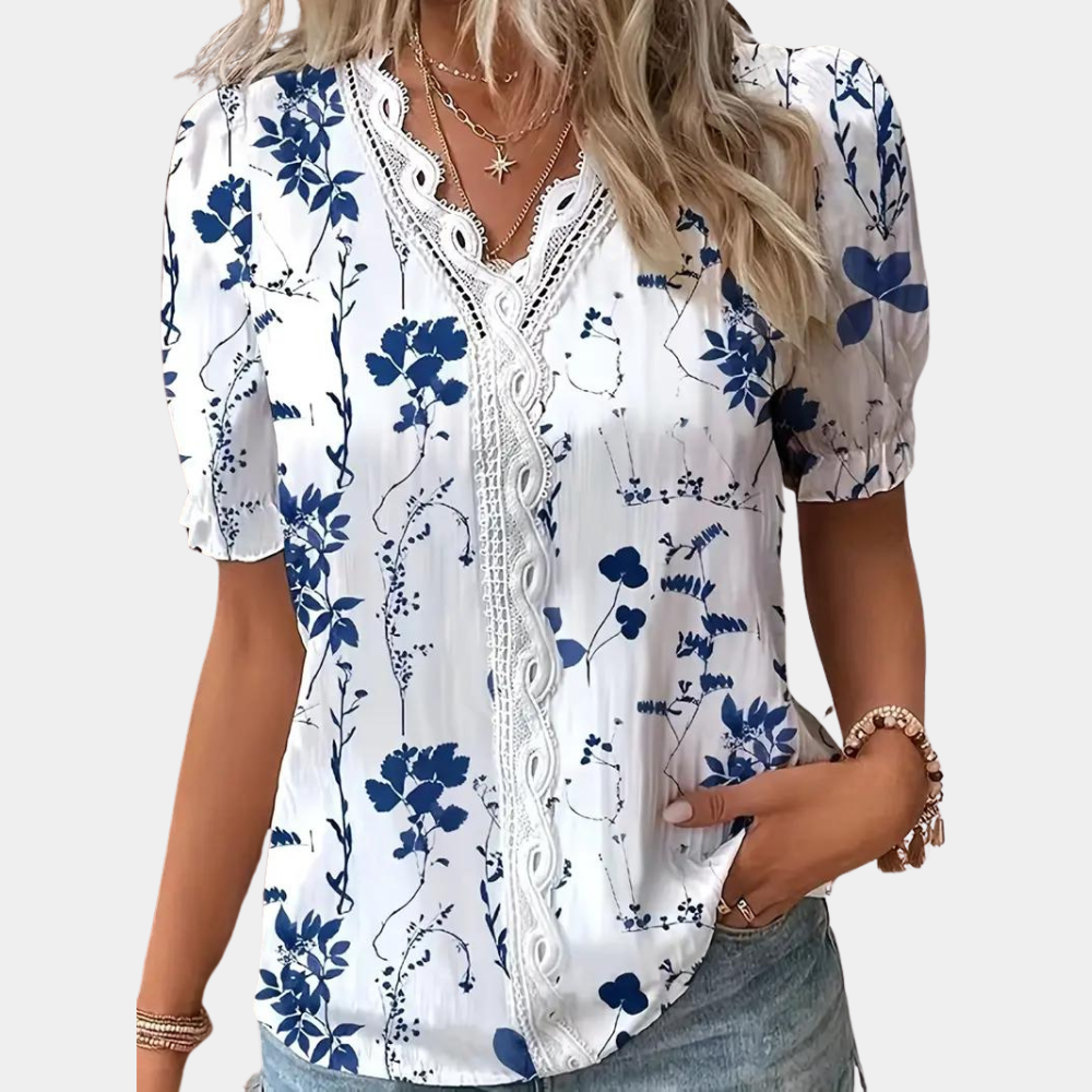 Zuzanna - Luchtige gebloemde damesblouse met kanten rand voor de zomer