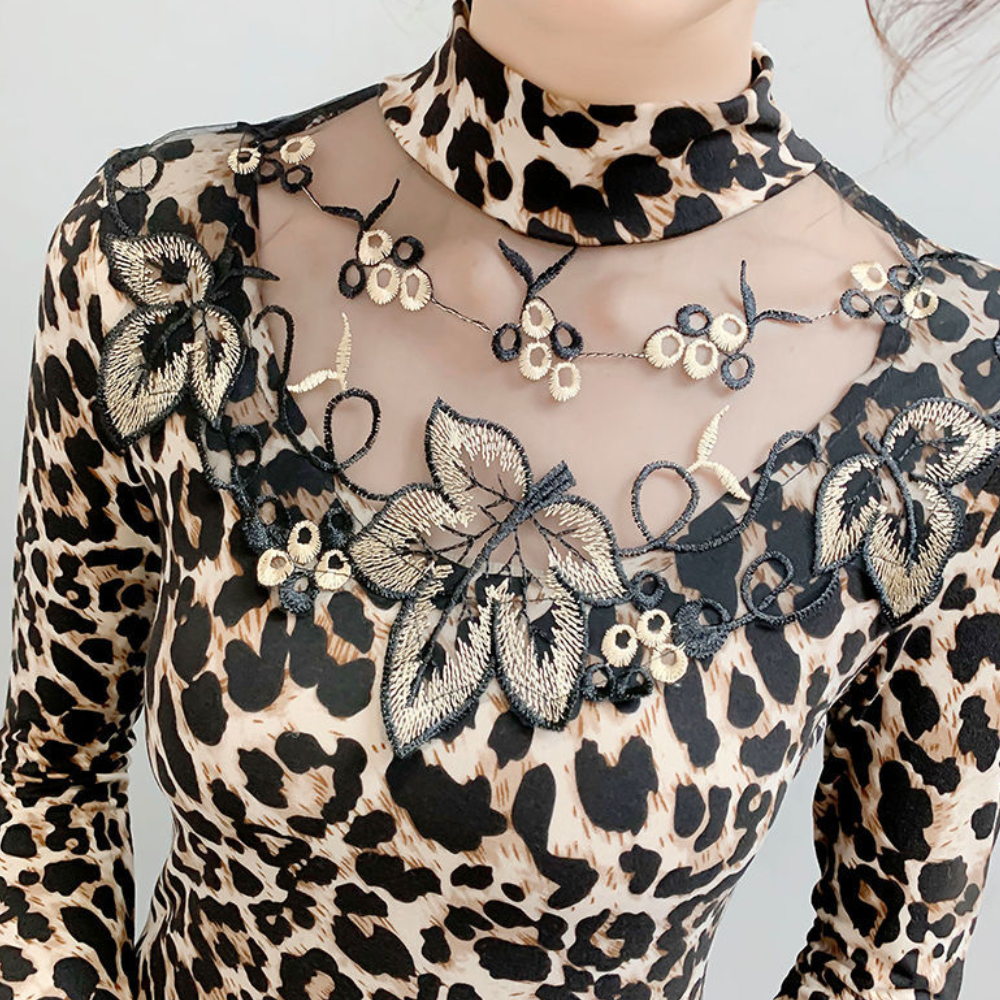 Dorotea – Elegante Zomerse Dames Top met Luipaardprint