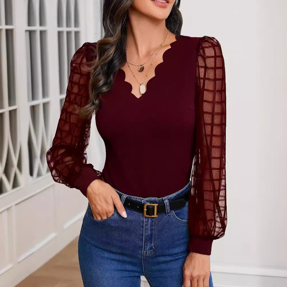 Ronja - Elegante zomertop met V-hals en schulprandjes