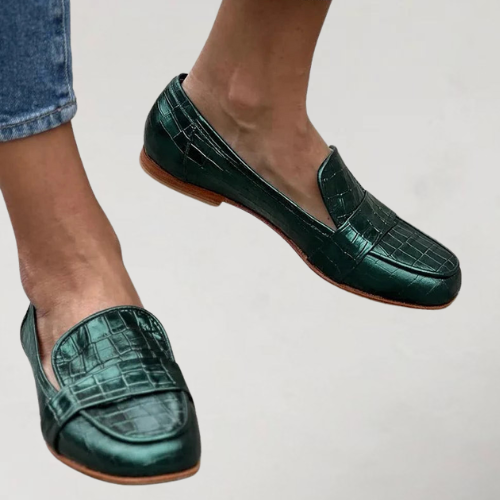 TINEKE | TRENDY LOAFERS MET GLANZENDE GERUITE VOR