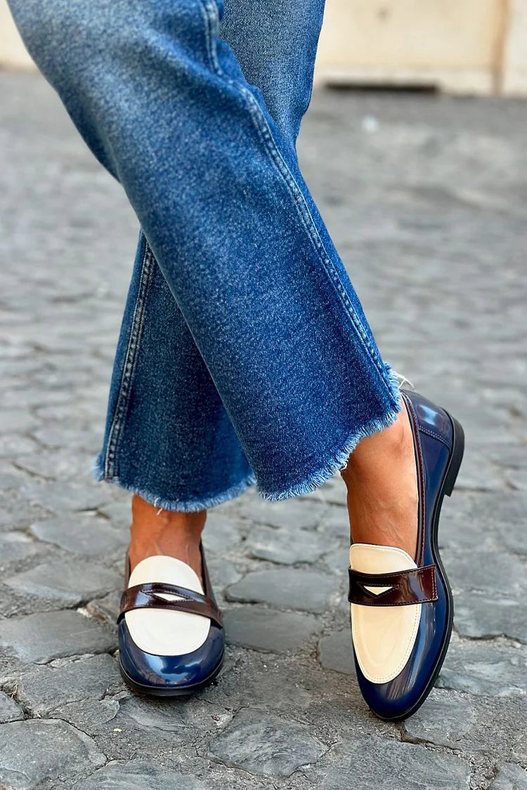 MARLEEN | MARINEBLAUWE LOAFER MET KLEIN HAKJE