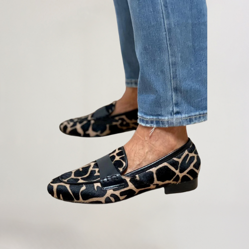 JOOSJE | COZY CHIC LOAFERS MET KOEIENMOTIEF