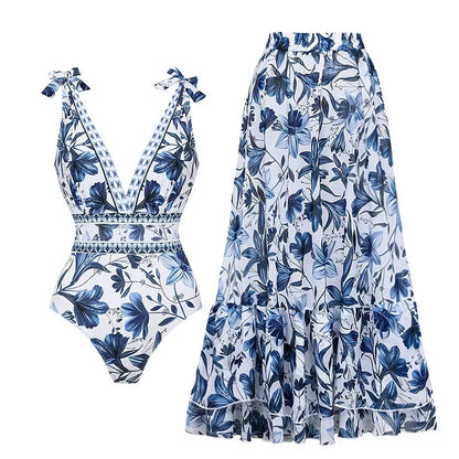 V-Hals One-Piece Badpak Met Vetersluiting En Print Inclusief Rokje