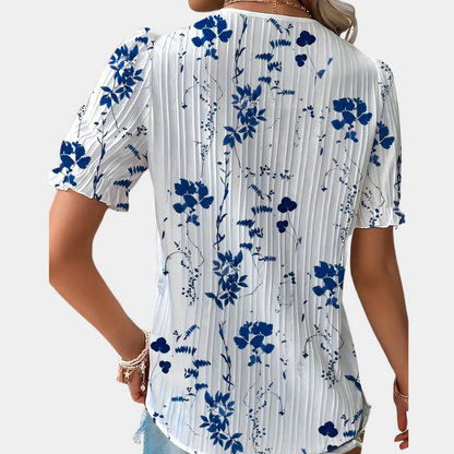 Zuzanna - Luchtige gebloemde damesblouse met kanten rand voor de zomer