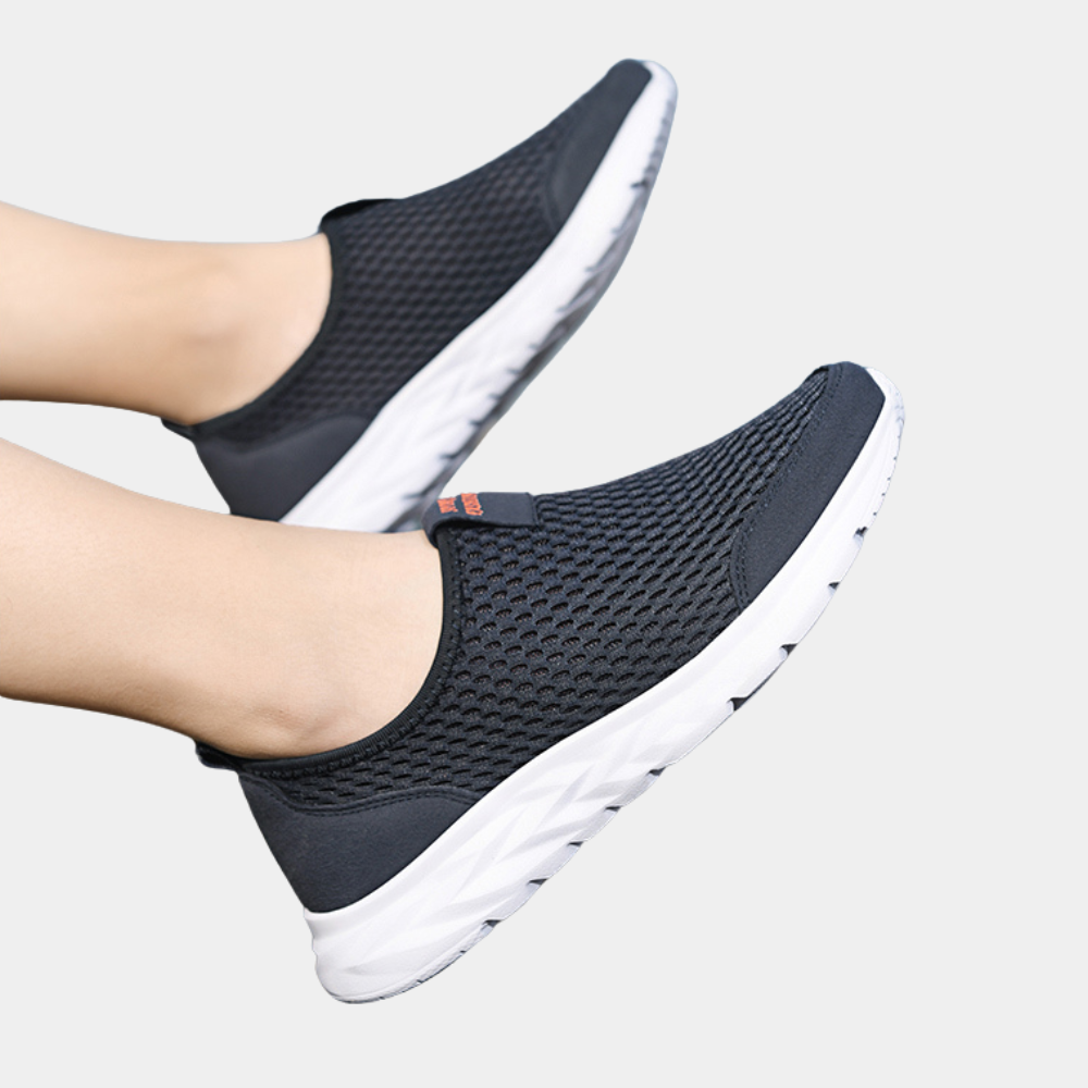 Ademende zomerse damessneakers