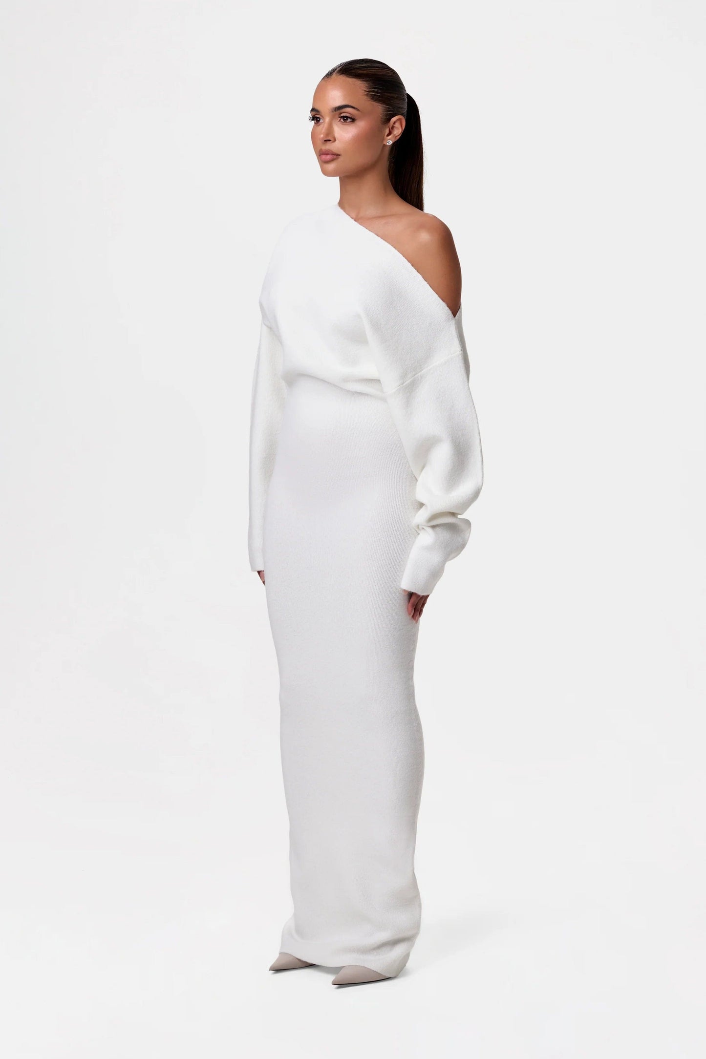 Dames gebreide jurk - chique off-shoulder stijl voor elegante avonden - premium stof, flatterende pasvorm
