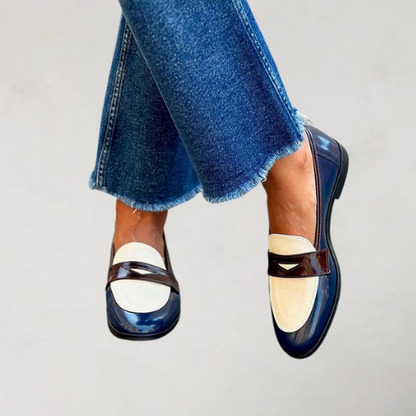 MARLEEN | MARINEBLAUWE LOAFER MET KLEIN HAKJE
