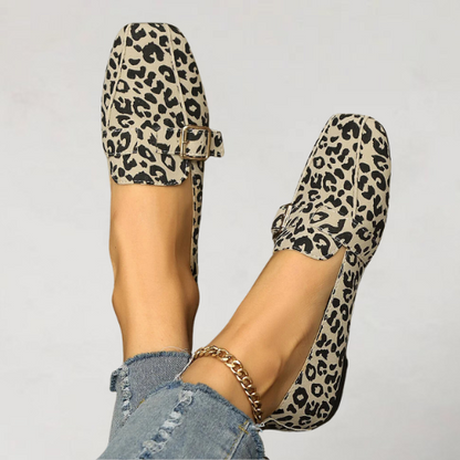 LINDA | CASUAL LOAFERS MET DECORATIEVE GESP MET RIEM