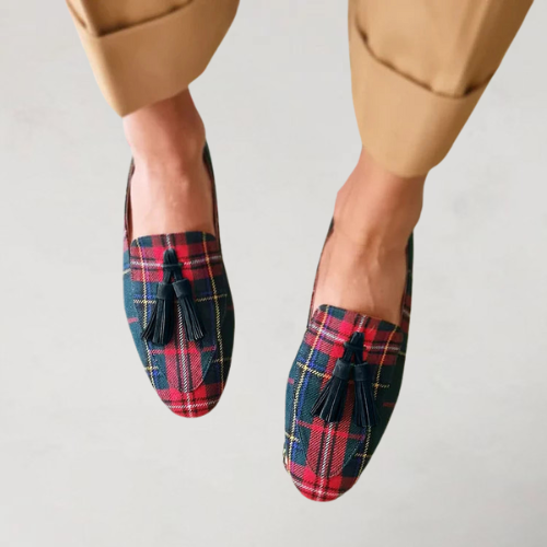 NICOLE | LOAFERS MET RONDE NEUS EN KWASTJES